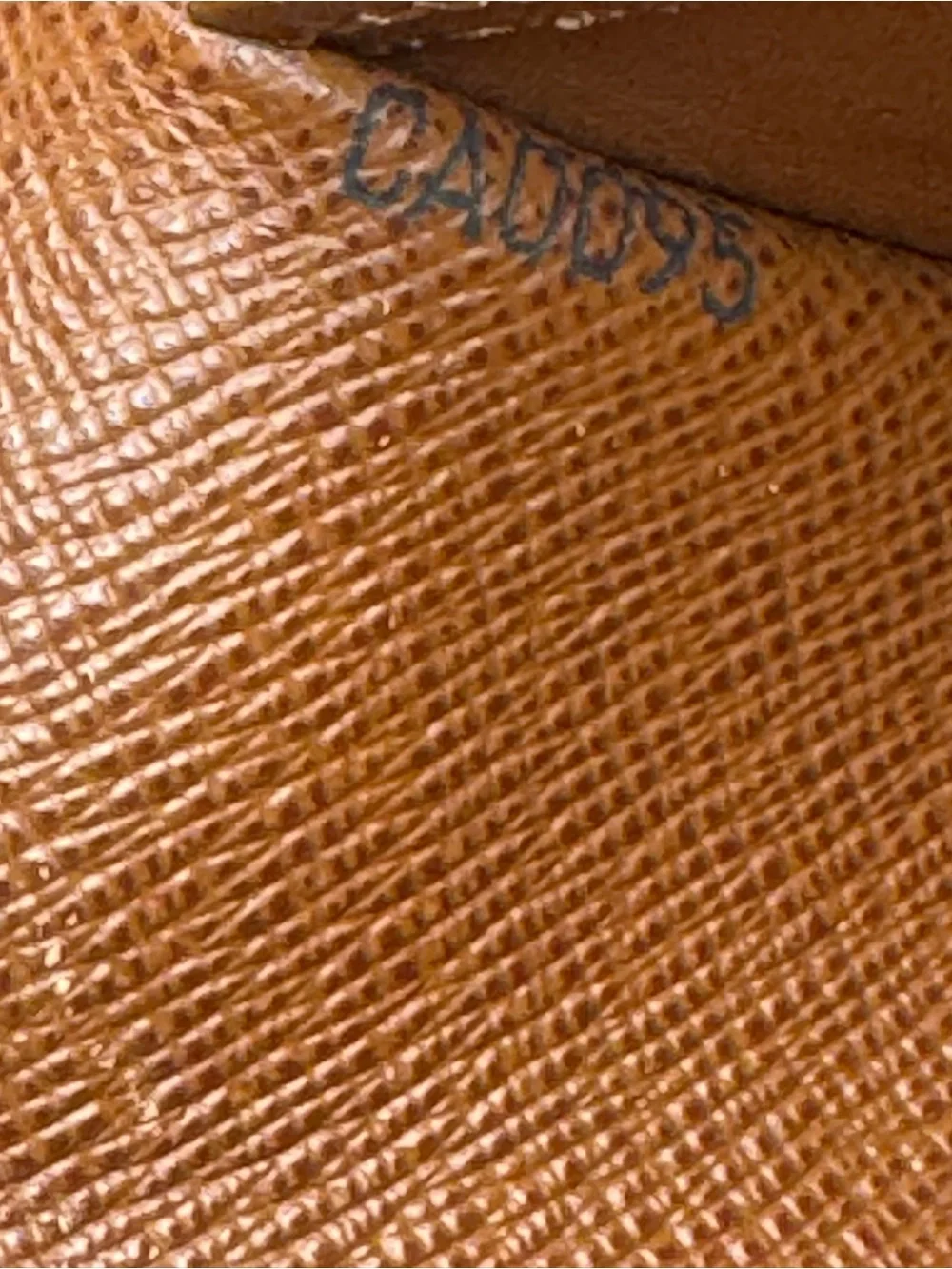 Louis Vuitton Porte Monnaie viennois kisslock monogram wallet VINTAGE